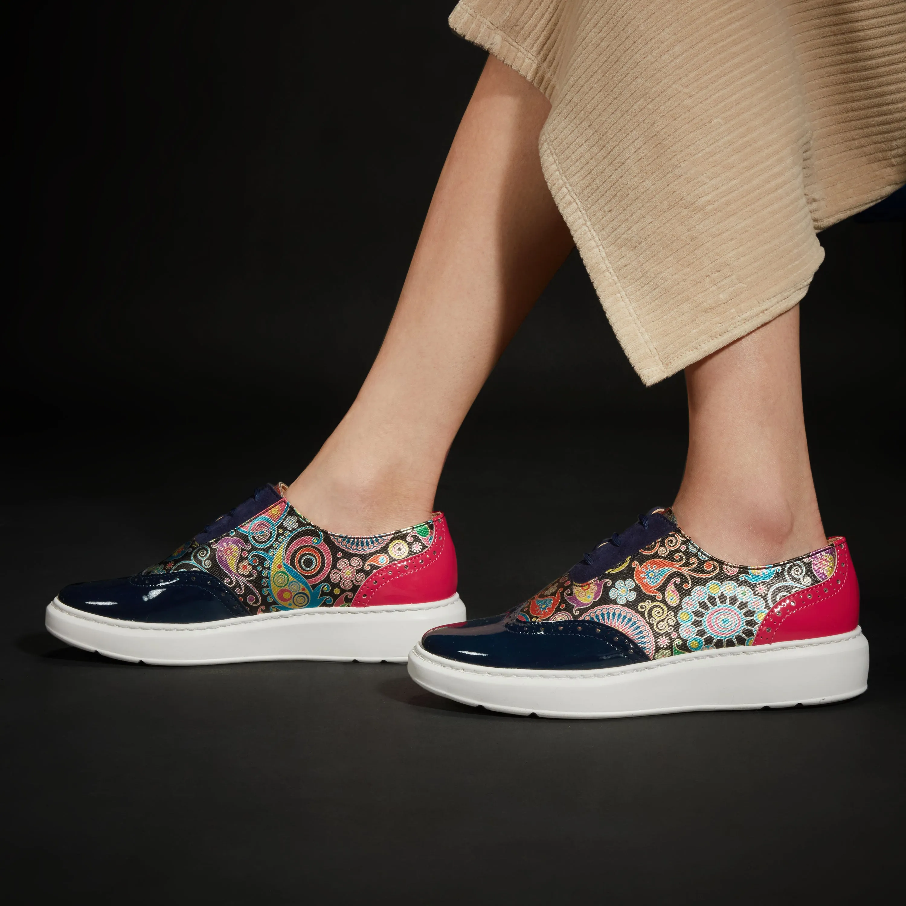 Colorado - Navy Pink - Women's lightweight EVA sole trainer with brogue styling