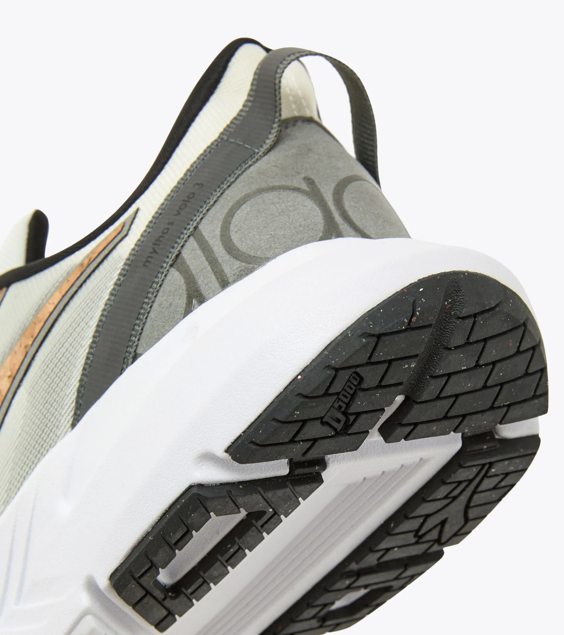 Diadora Mens Mythos Blushield Volo 3 ACBC - White/Gray (101.180127-C3139)