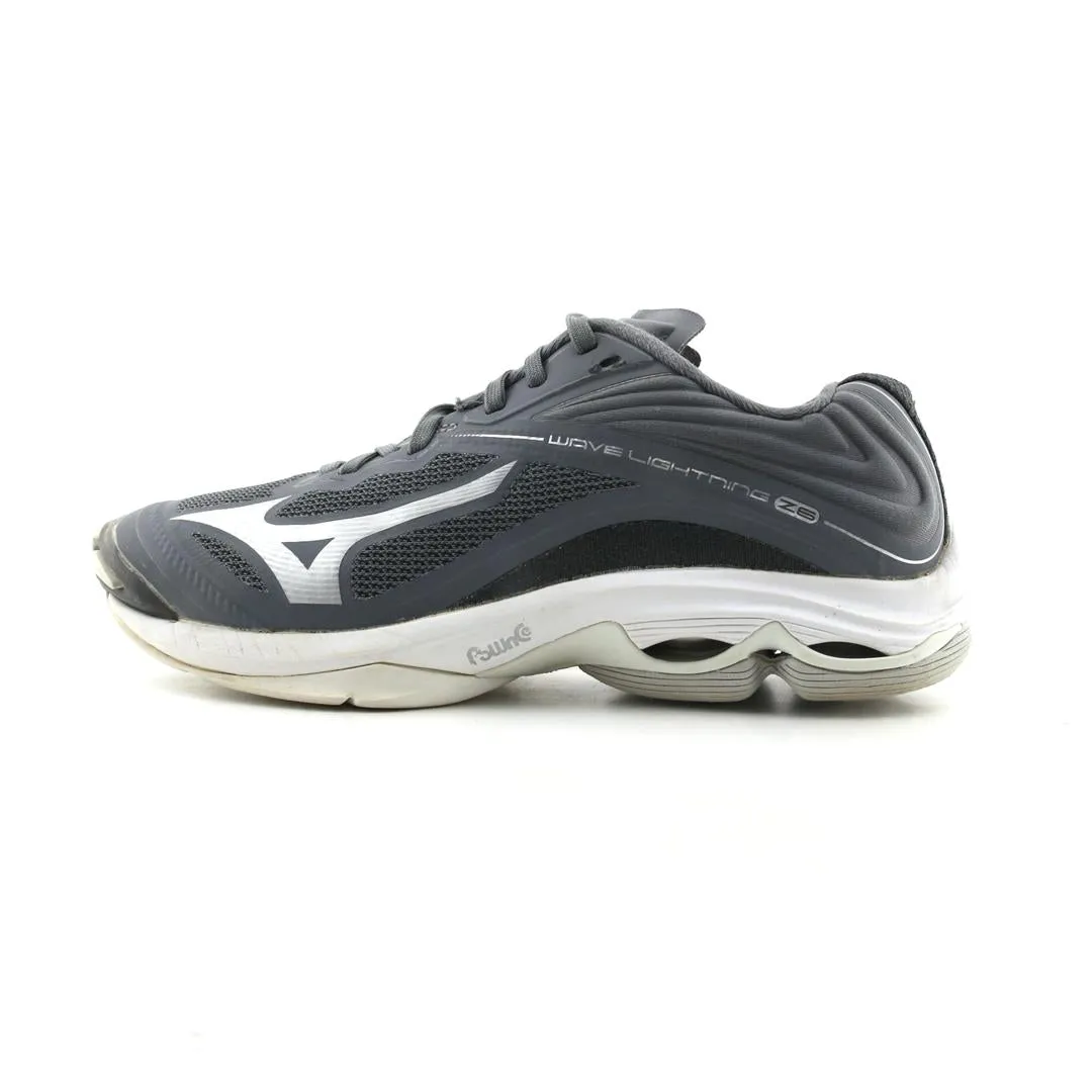 MIZUNO WAVE LIGHTNING Z8
