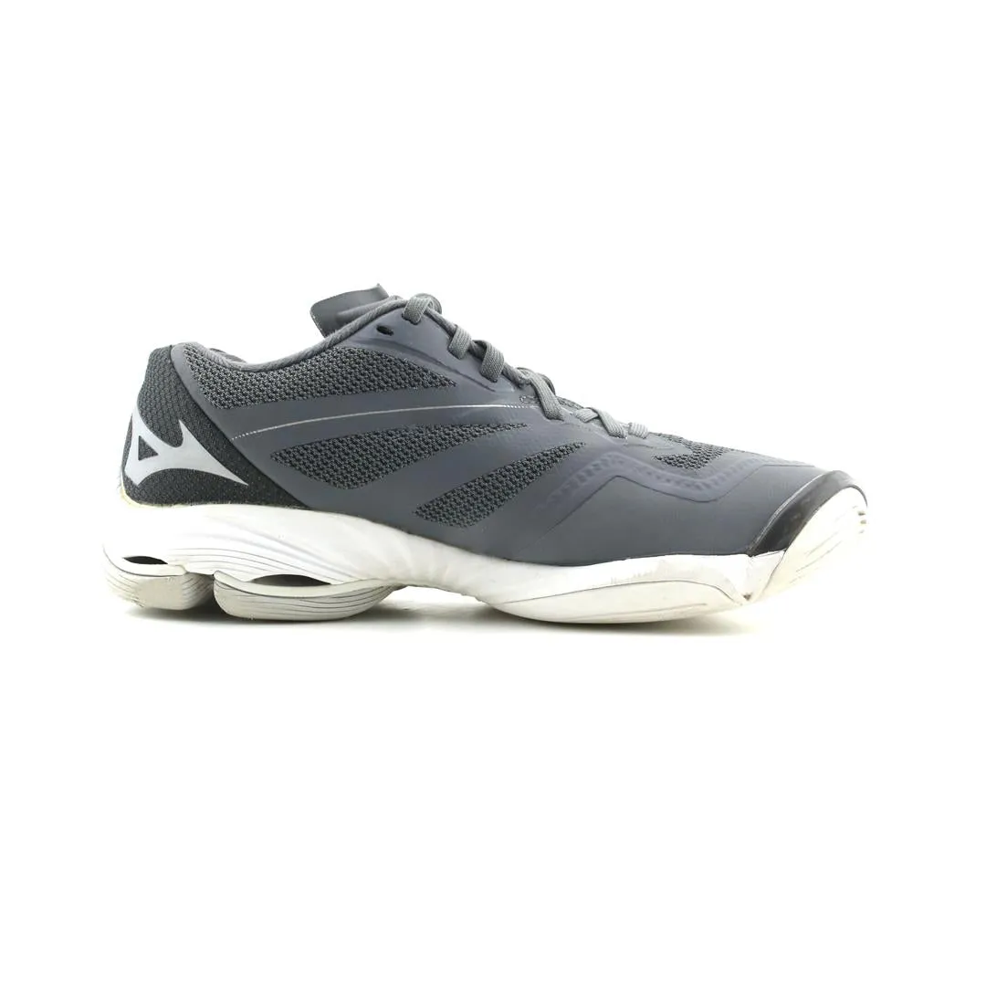 MIZUNO WAVE LIGHTNING Z8
