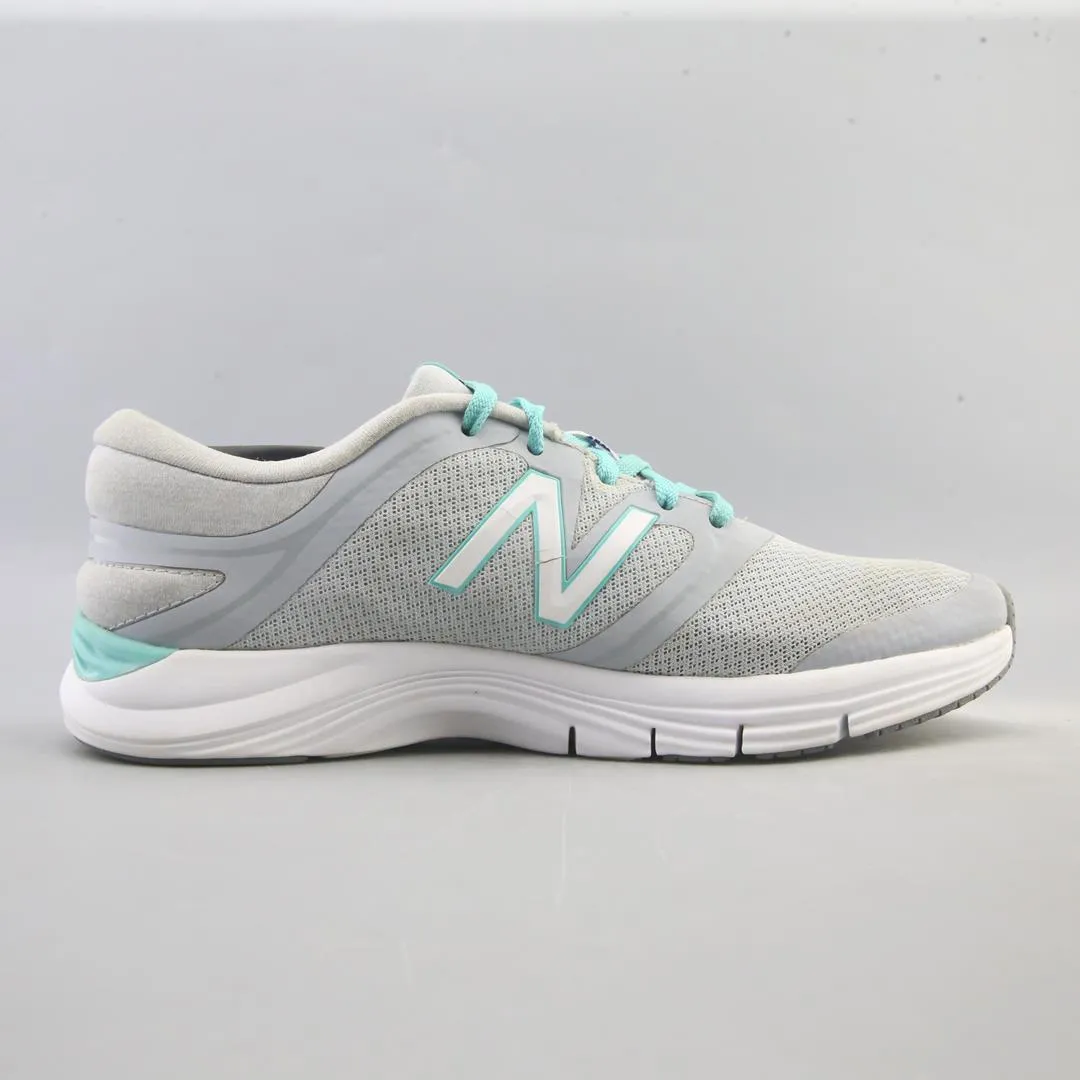 NEW BALANCE 711 V2