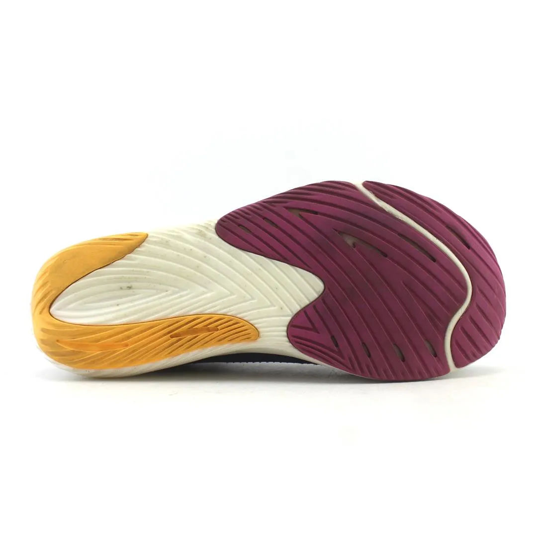 NEW BALANCE  FUELCELL REBEL V3