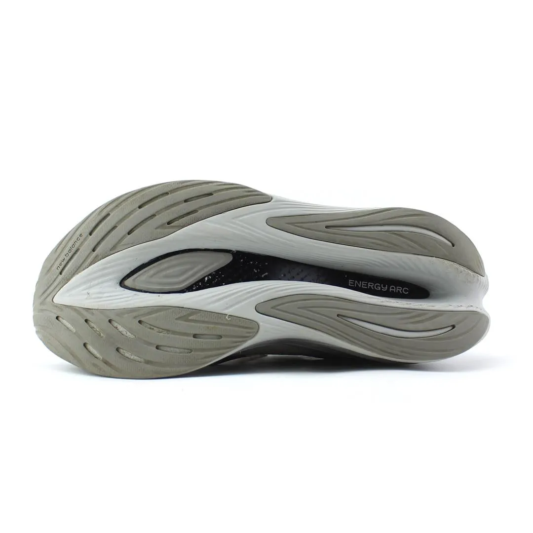 NEW BALANCE FUELCELL SUPERCOMP '