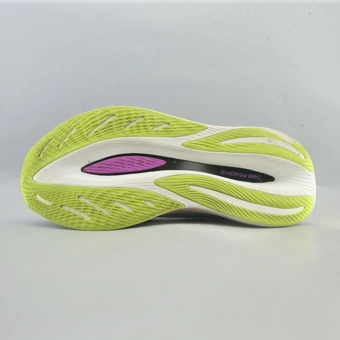 NEW BALANCE  FUELCELL SUPERCOMP V2