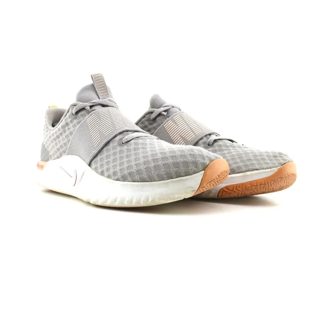 NEW BALANCE IN-SEASON TR 9